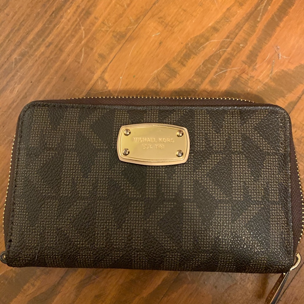 Michael kors wallet